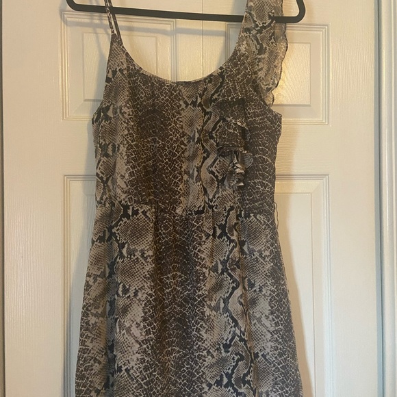 Like new! Fully lined python print ruffle strap dress - Picture 4 of 4